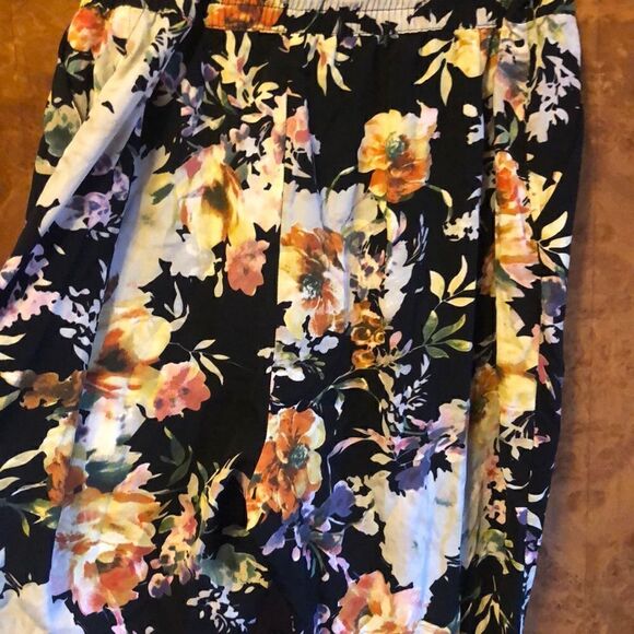 Floral pants  - Picture 4 of 4